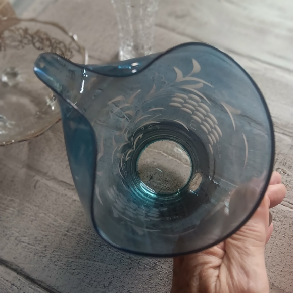 Sickles OH Signed Etched Grape Cluster & Leaf Motif w Semi Attached Clear Handle - Picture 6 of 8